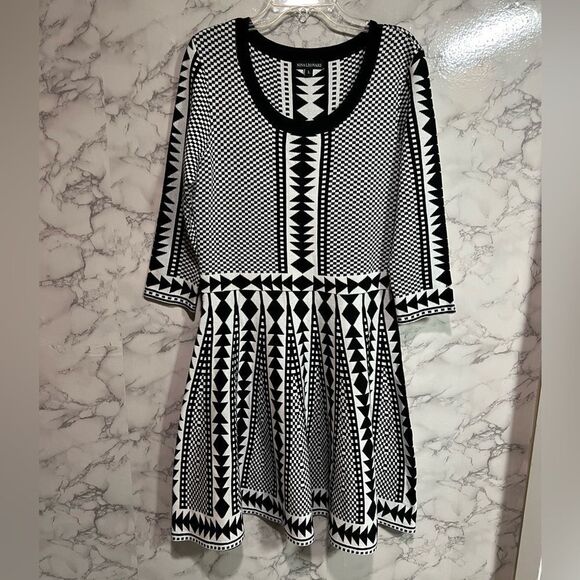 Nina Leonard Black & White Geometric Print Sweater Dress Size L - Picture 3 of 9